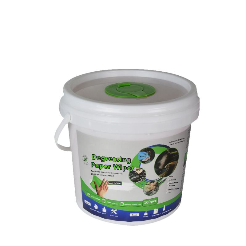 Degreasing et purgans abstergit oleum maculas a labello removere